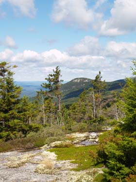 Sugarloaf Mtn. viewed from the western ledges (photo by Webmaster)