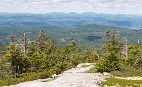 Views from the western ledges (photo by Webmaster)