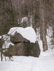Trailside boulder (photo by Webmaster)