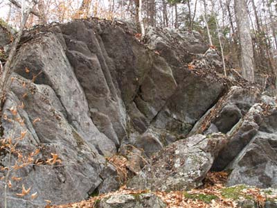 Accordion-style fan boulder along Cliff Walk (photo by Webmaster)