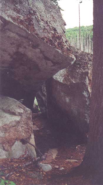 Slab cave along Boulder Trail near swamp (photo by Webmaster)
