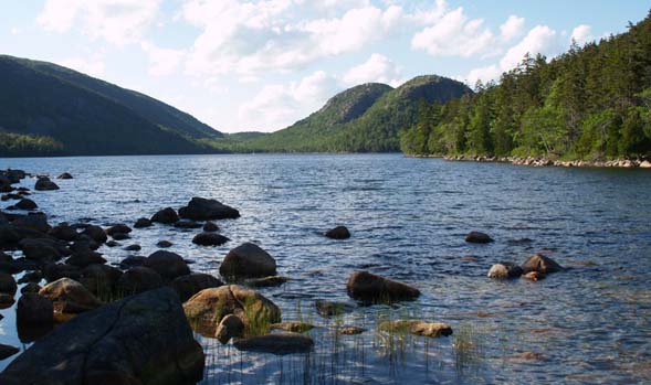 Jordan Pond with The Bubbles in the background towards the right (photo by Webmaster)