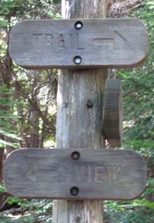 Trail signs at the viewpoint junction on the hike up (photo by Karl Searl)