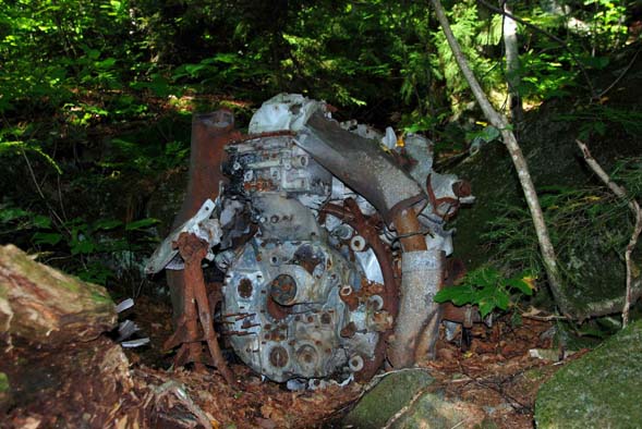 B18 Bomber engine (photo by Burt Hemp)