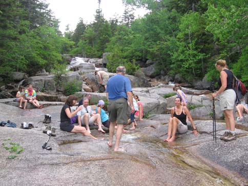 Cooling feet at the cascades (photo by Dennis Marchand)